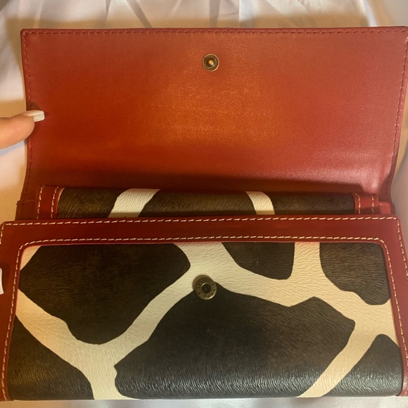 Like new wallet! - Picture 3 of 6